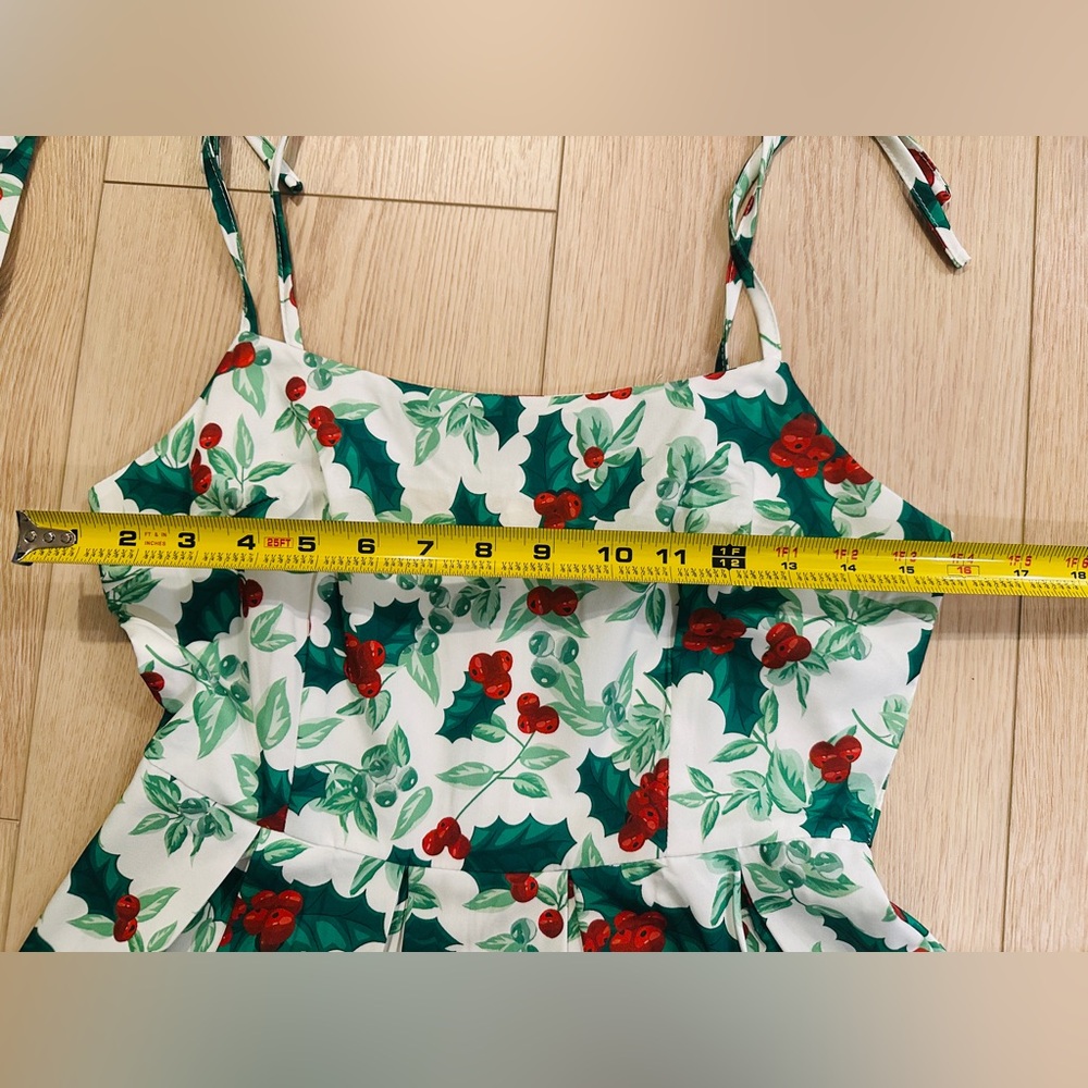 😍🎄 NWT Retro 60’s Holly Dress 👗👌🏼💖🎄😍
Size S/M Amazing on! 🤩 Holiday SuperStar! - Picture 7 of 8